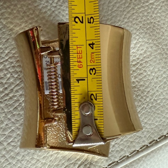 Urban Outfitters Geometric Gold Cuff Clamper Bracelet NWT - Picture 9 of 9